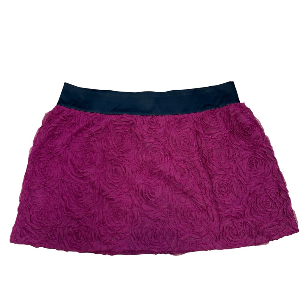 Maurices Pink and Black Mini Skirt with Textured Rosette detailing. Fun Vibrant